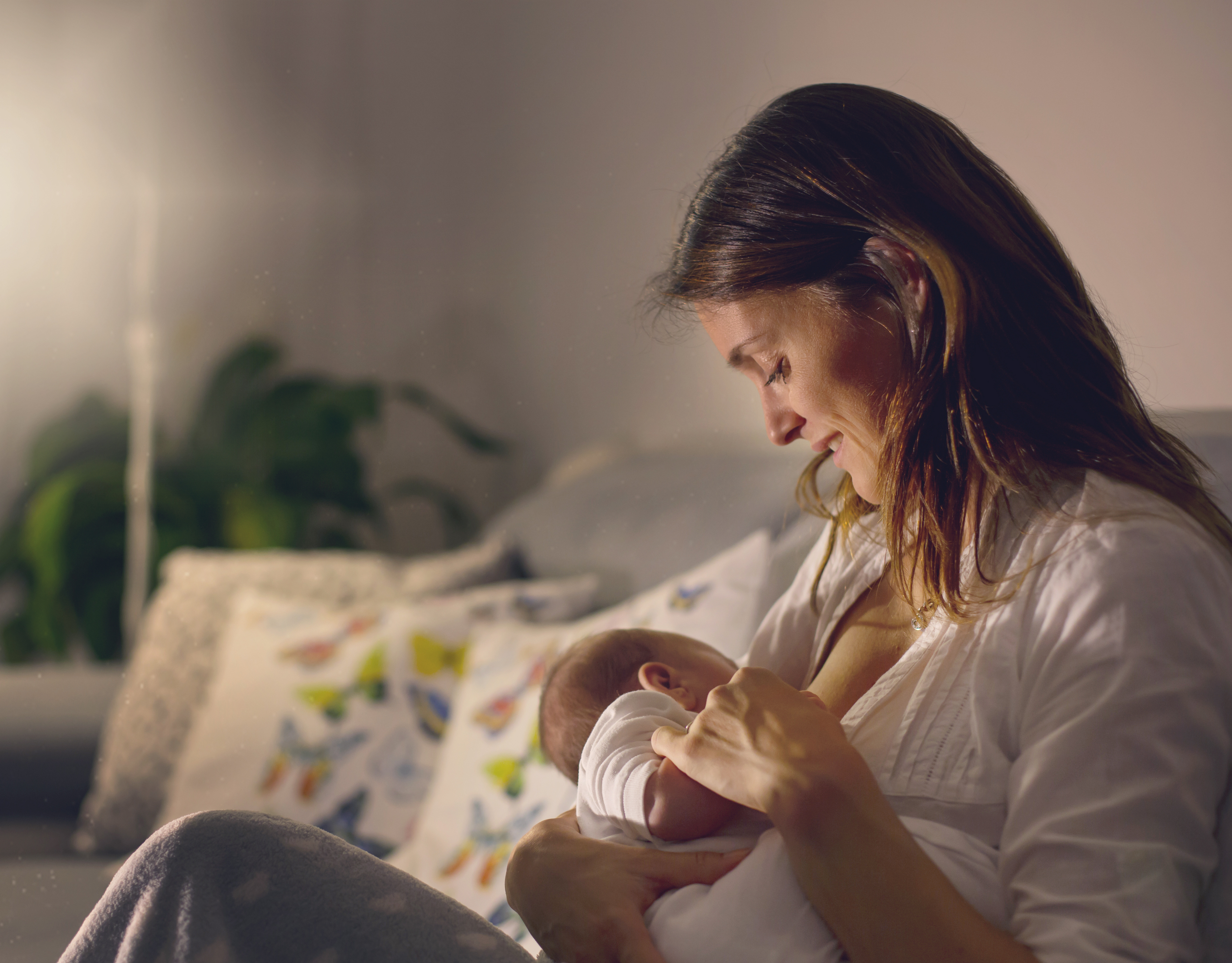 Essential Tips for Breastfeeding Through the Night